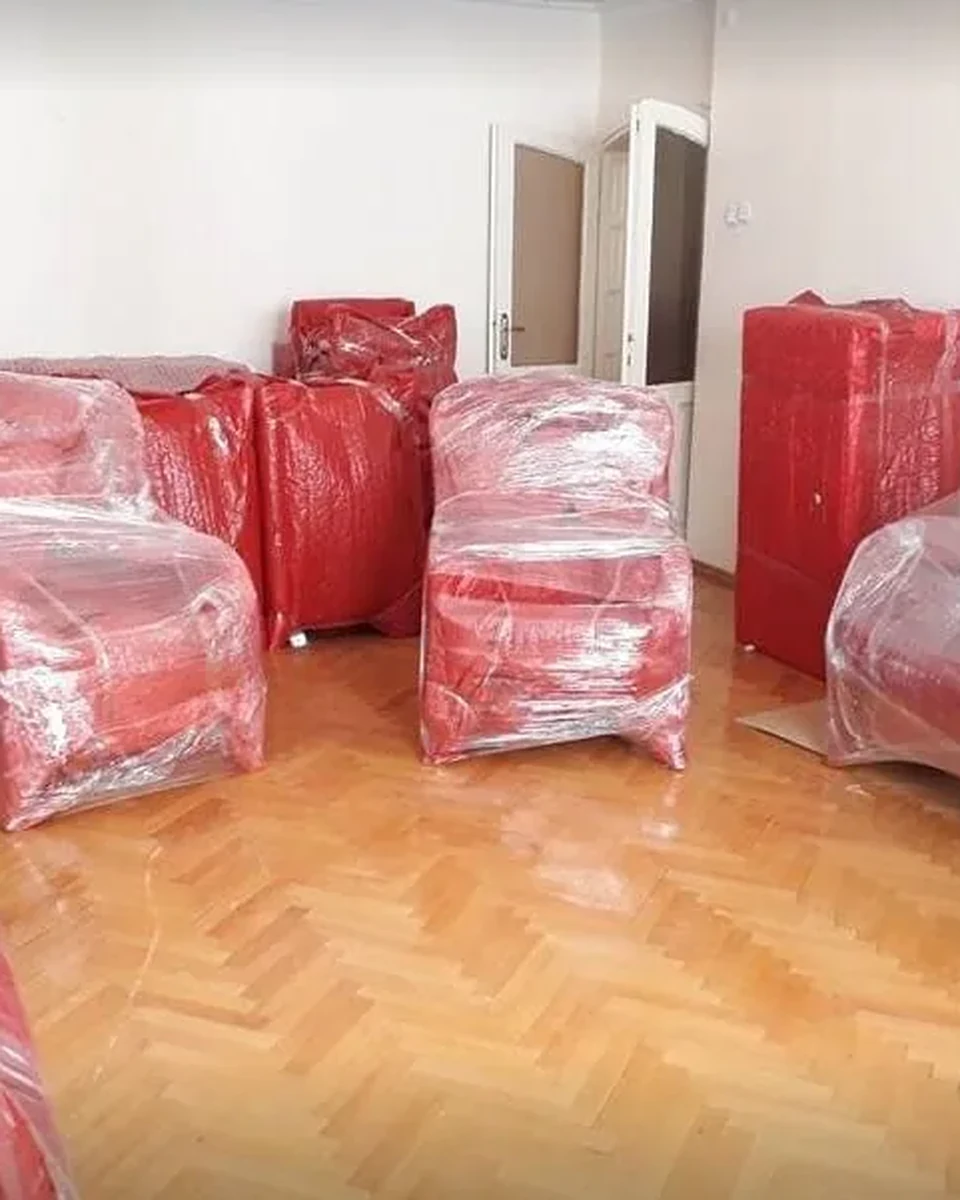 Başhan Nakliyat tarafından koruyucu malzeme ile paketlenmiş ev eşyaları